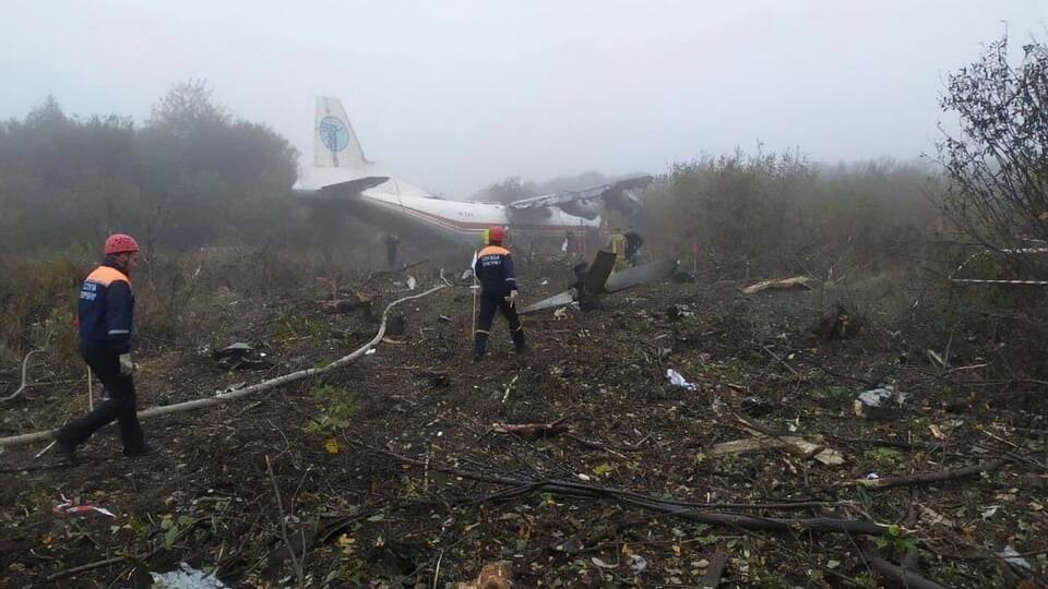 Літак приземлився за 1,5 км від злітно-посадкової смуги