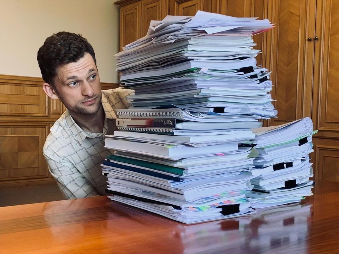 Дубілет: Ви навіть не уявляєте, скільки тут "ходить" паперів через вулицю Грушевського