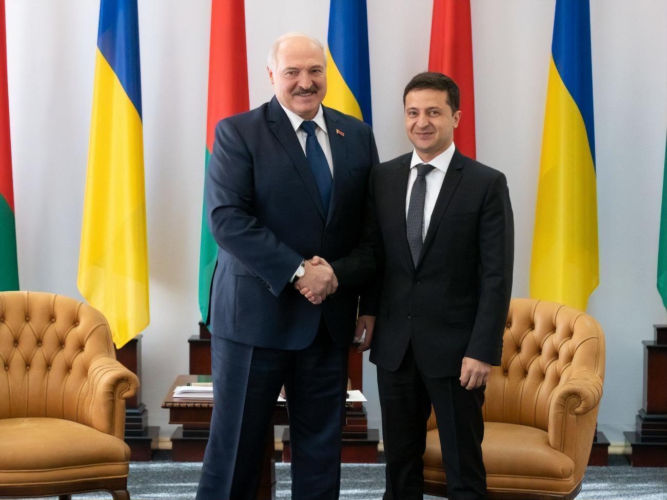 Лукашенко приехал в Житомир для участия в форуме регионов по приглашению Зеленского