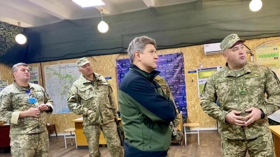 Данилюк о разведении на Донбассе: Зимой это делать сложно, даже опасно, потому что надо двигаться по открытой местности, так как нет листьев и так далее