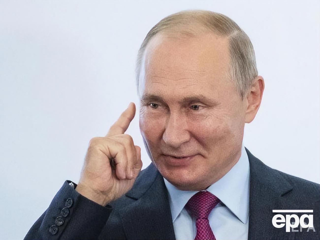 Путин считает, что критиковать можно только власти