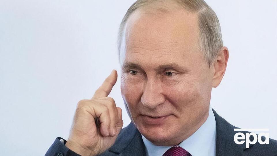 Путин считает, что критиковать можно только власти