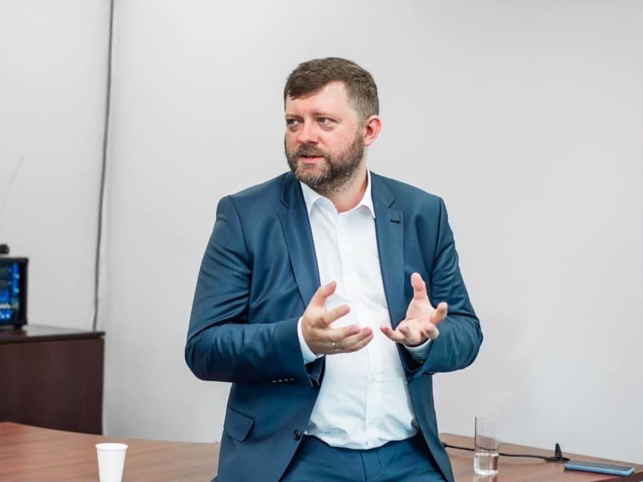 Корниенко:&nbsp;Сейчас для конкретно взятого села лучше будет, если старостой станет новый человек. Возможно, вернувшийся с заработков