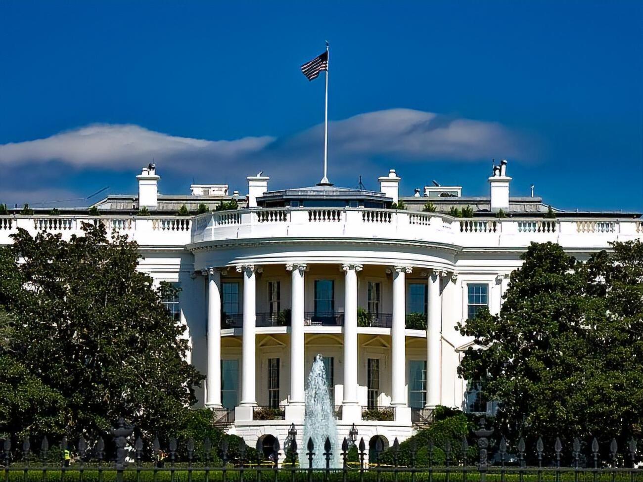 В Белом доме заявили, что США не будут удерживать пленных боевиков "Исламского государства", поскольку это может затянуться на годы и потребовать затрат американских налогоплательщиков