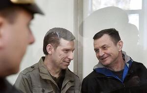 Российские силовики задержали Дудку (справа) и Бессарабова в ноябре 2016 года