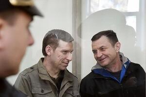 Российские силовики задержали Дудку (справа) и Бессарабова в ноябре 2016 года