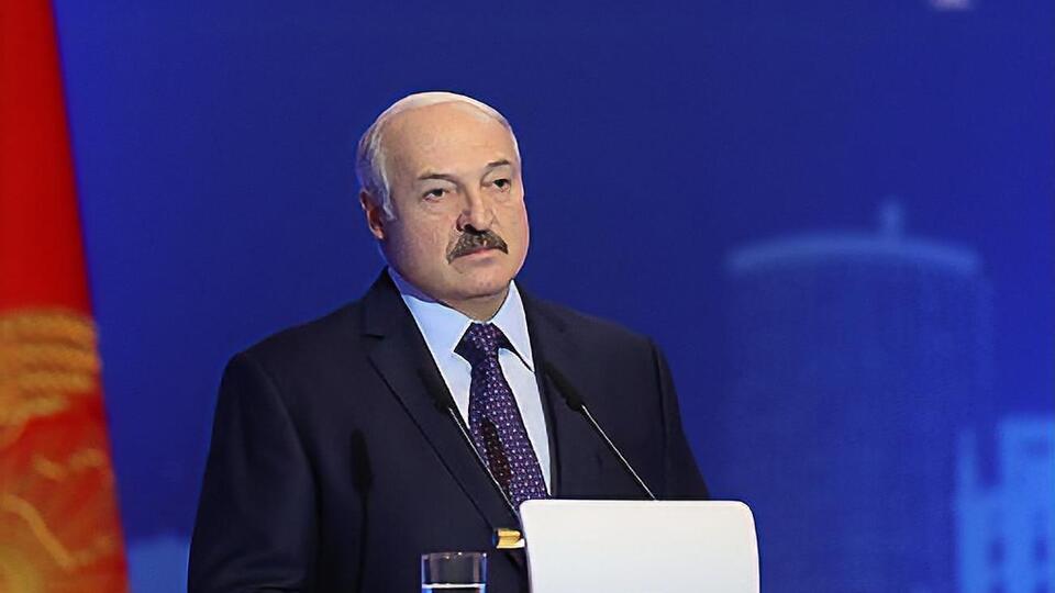 Лукашенко (на фото): Зеленський готовий до важких рішень для досягнення миру