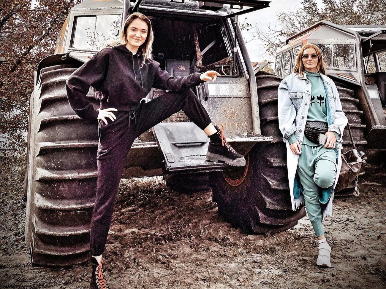 Слава (на фото справа):&nbsp;Я побывала в местности, которая с апреля 1986 года считается зоной отчуждения