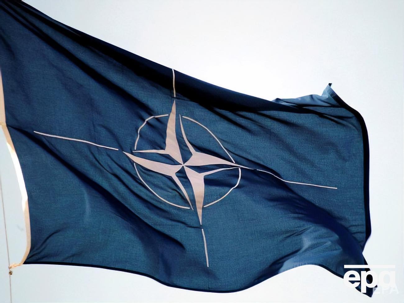 НАТО закликає Росію "в повному обсязі виконати свої зобов'язання" щодо врегулювання конфлікту на Донбасі, сказав Вінніков