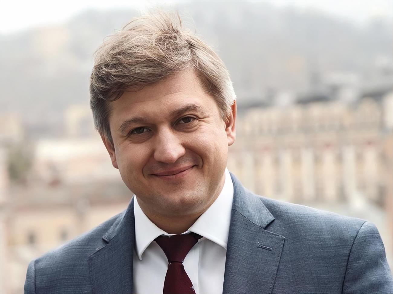 Данилюк был министром финансов Украины, также до сентября 2019 года занимал пост секретаря СНБО