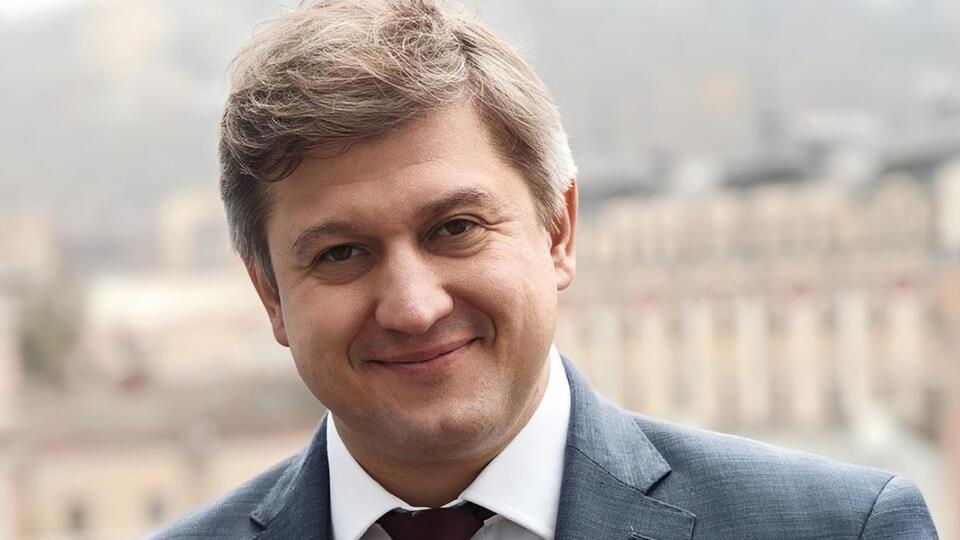 Данилюк был министром финансов Украины, также до сентября 2019 года занимал пост секретаря СНБО