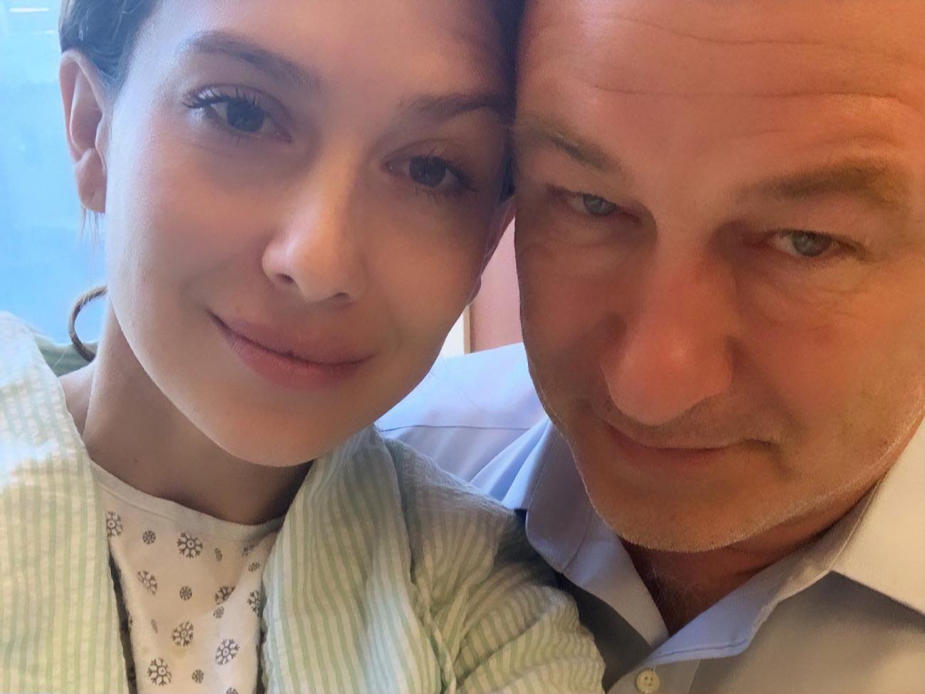 Хилария Болдуин:&nbsp;Мы не хотели выводить Ромео на палубу, потому что было так ветрено... Поэтому его, к сожалению, на фото не хватает