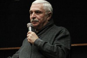 20 лет назад сборная России получила по полной программе от украинцев за как бы шутку "Бей, Хохлов, спасай Россию"