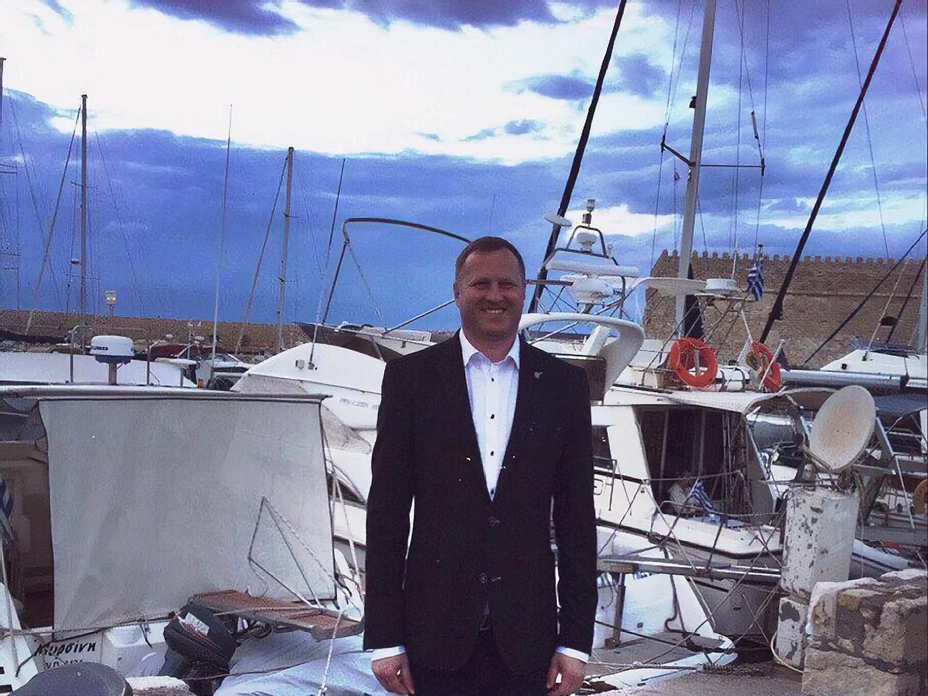 Сопель является руководителем хоростковского регионального структурного подразделения ООО "Агробизнес", которое занимается производством хлебобулочной продукции