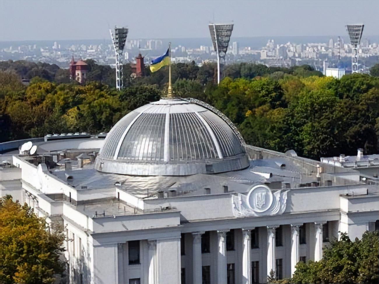 13 депутатов пропустили 90% голосований в октябре