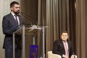 Прокопенко (праворуч) керував виборчим штабом "Слуги народу" в Одеській області на парламентських виборах