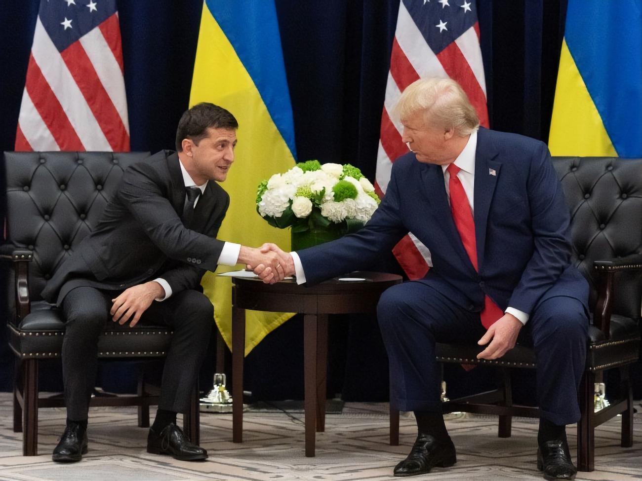 Трамп и Зеленский разговаривали по телефону 25 июля