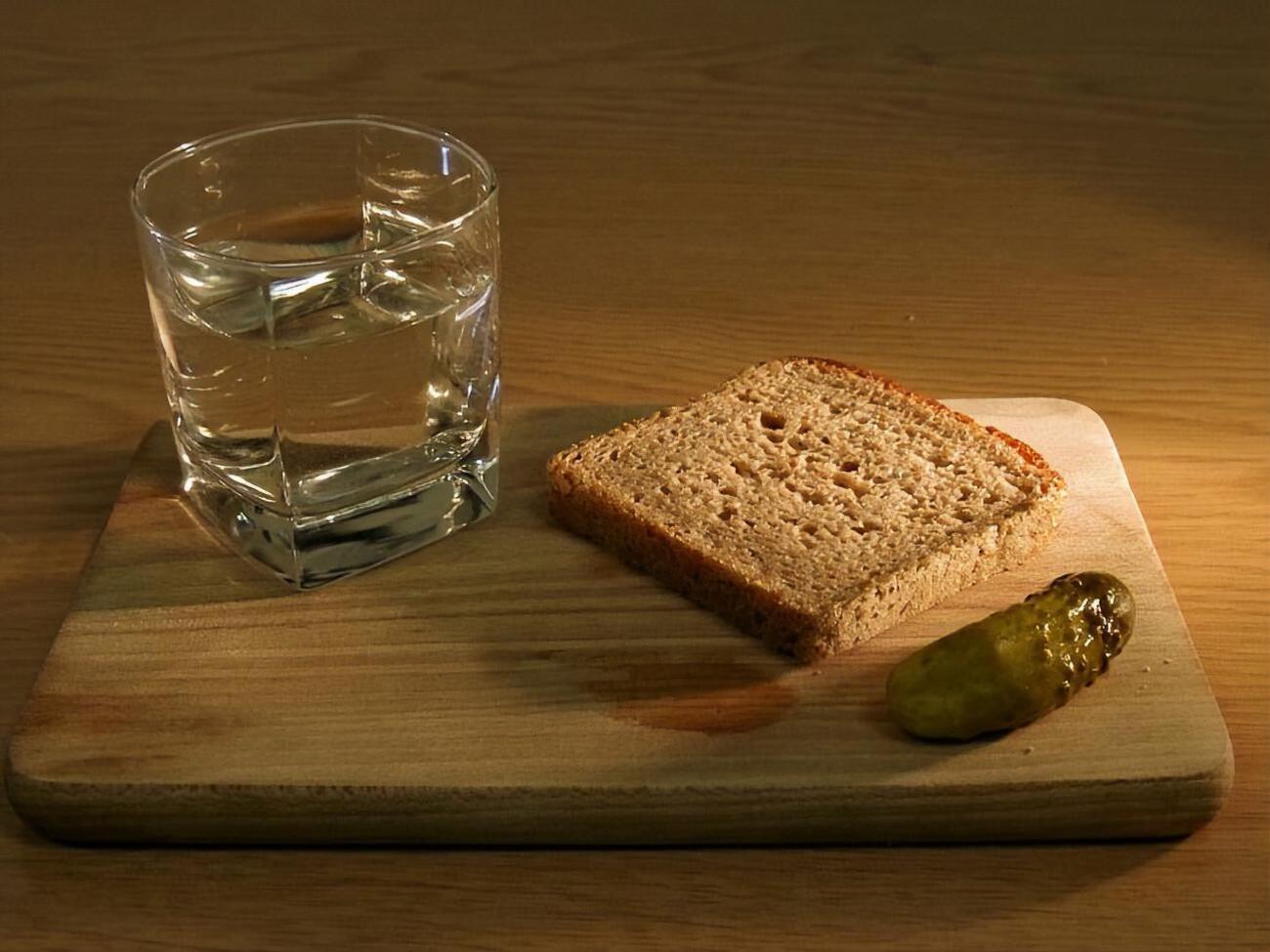 В Україні передбачено адміністративну відповідальність за самогоноваріння без мети збуту