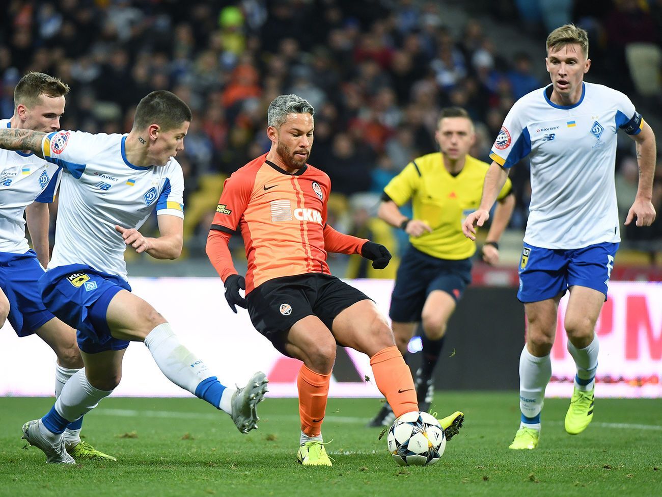 "Шахтер" победил "Динамо" на ОСК "Металлист"