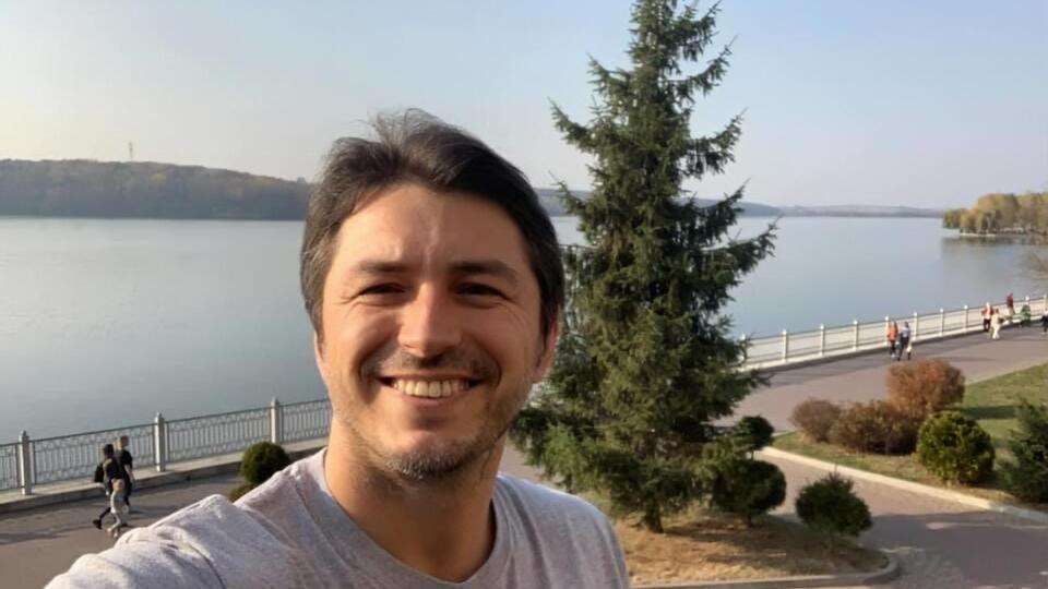 Притула: С каштанов медленно опадали коричневые листья. Шла осень 2019 года