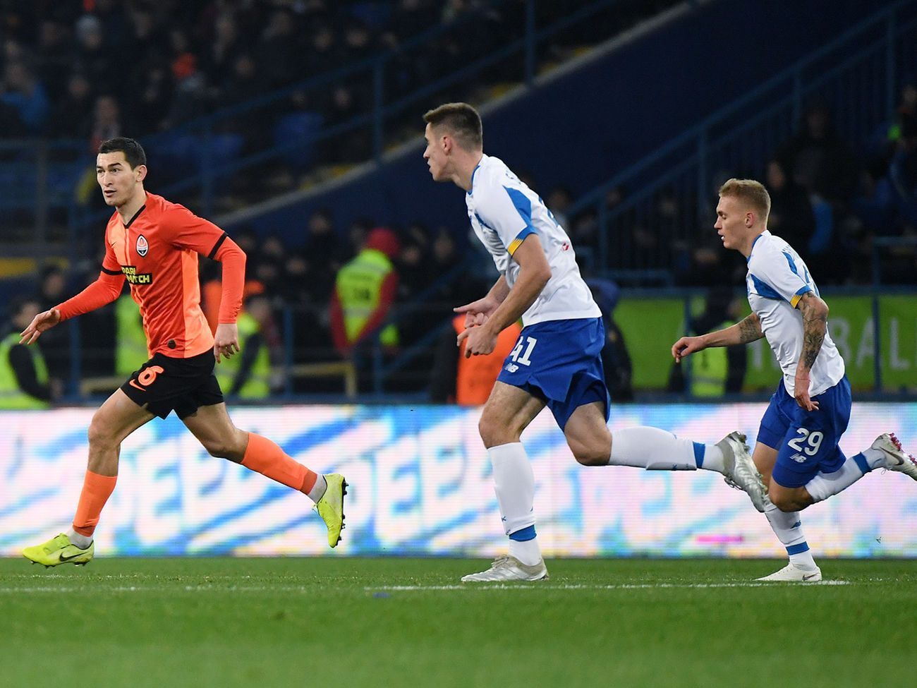 "Шахтер" после победы над "Динамо" в очном матче опережает киевлян на 13 очков