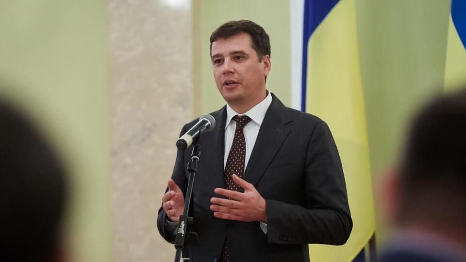 Володимир Пилипенко: Попередня влада і нинішня не мислять системно по відношенню до Конституції