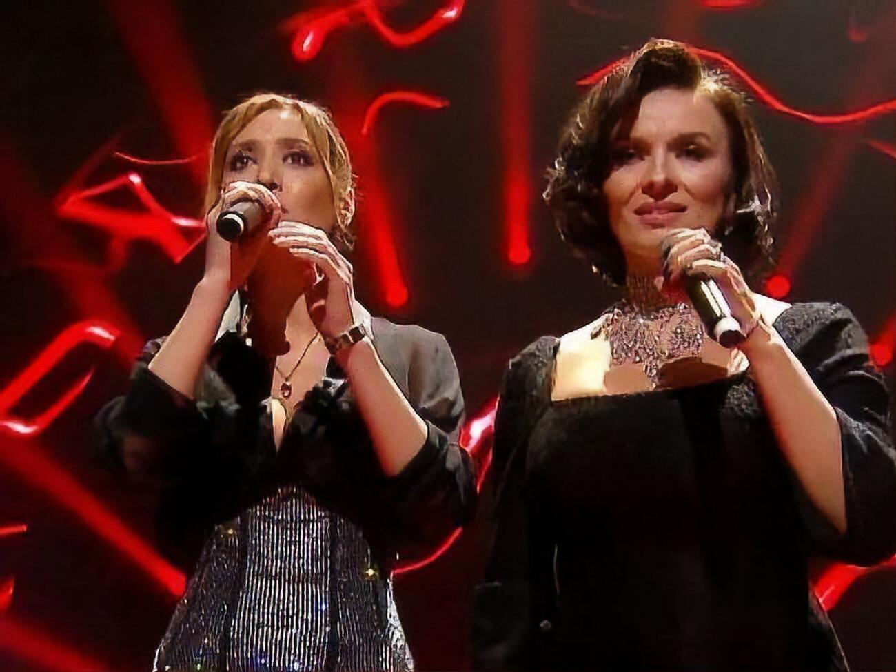 Вінницька (на фото зліва) і Мейхер виконали композицію "Я не вернусь"