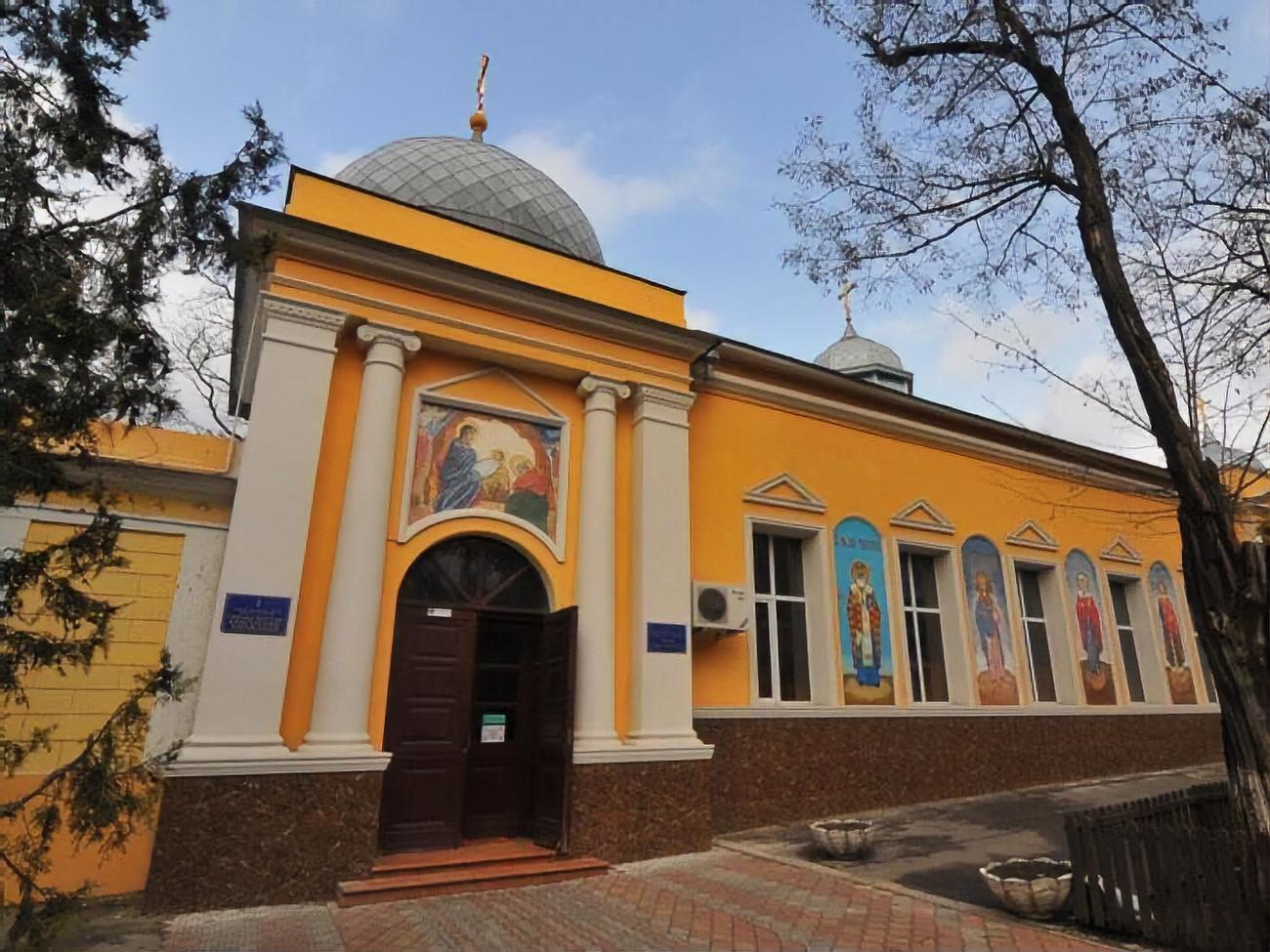 В ПЦУ заявили, что семья Сеника терроризирует храм в Одессе