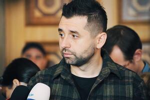 Арахамія: Зеленський ухвалив рішення залишити одного Баканова