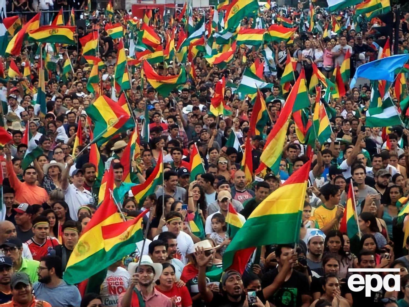 Моралес ушел в отставку на фоне протестов в Боливии