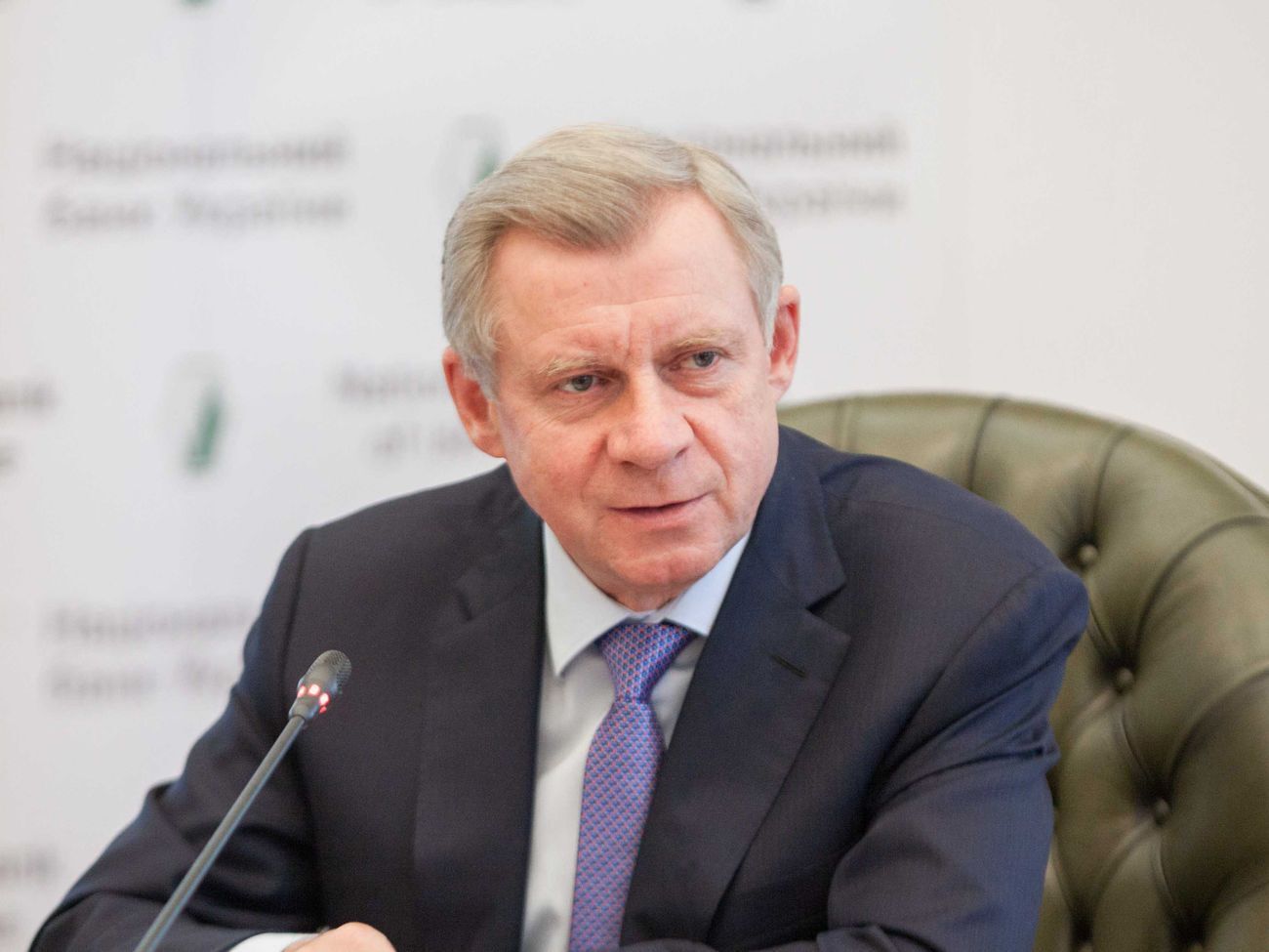 Смолий прервал зарубежную командировку