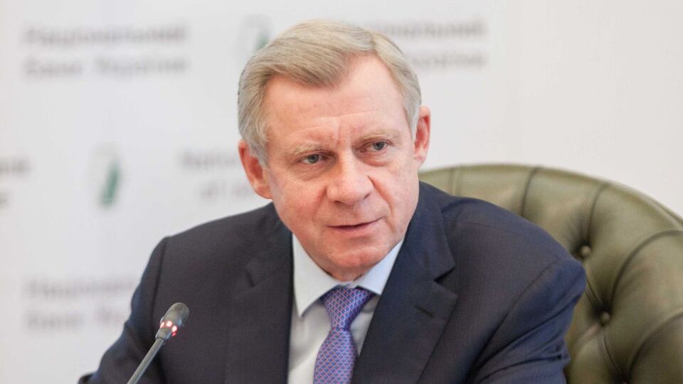Смолий прервал зарубежную командировку
