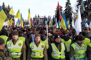 Под Радой проходят два митинга из-за открытия рынка земли. Фоторепортаж