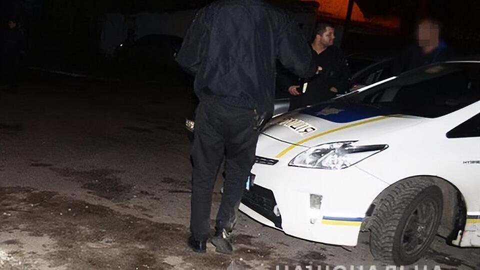 Полицию на место происшествия вызвал сосед пострадавшего