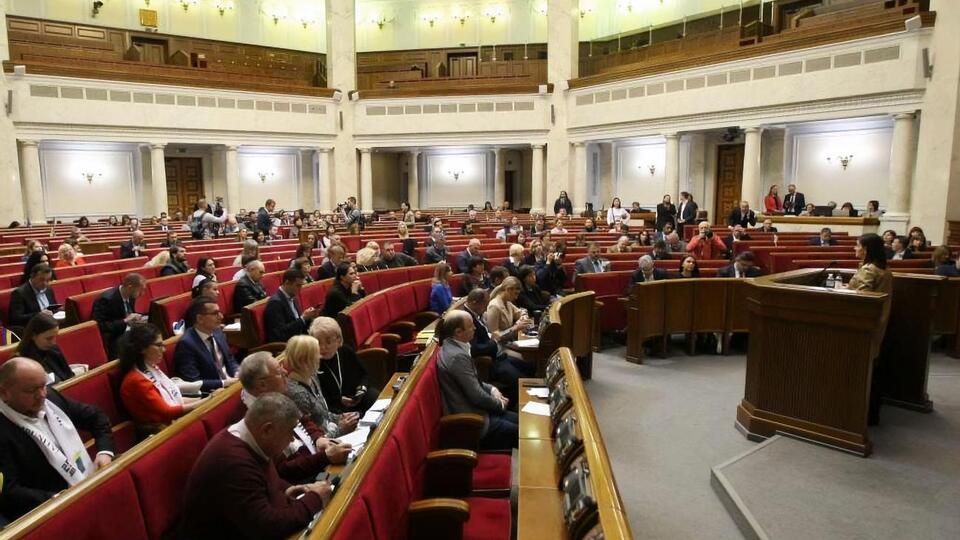 Инициативу поддержало 365 народных депутатов