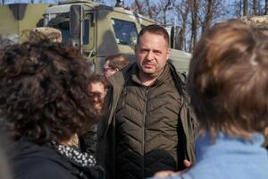 Єрмак: Я ніколи не називав Петра Порошенка винним у початку війни на Донбасі