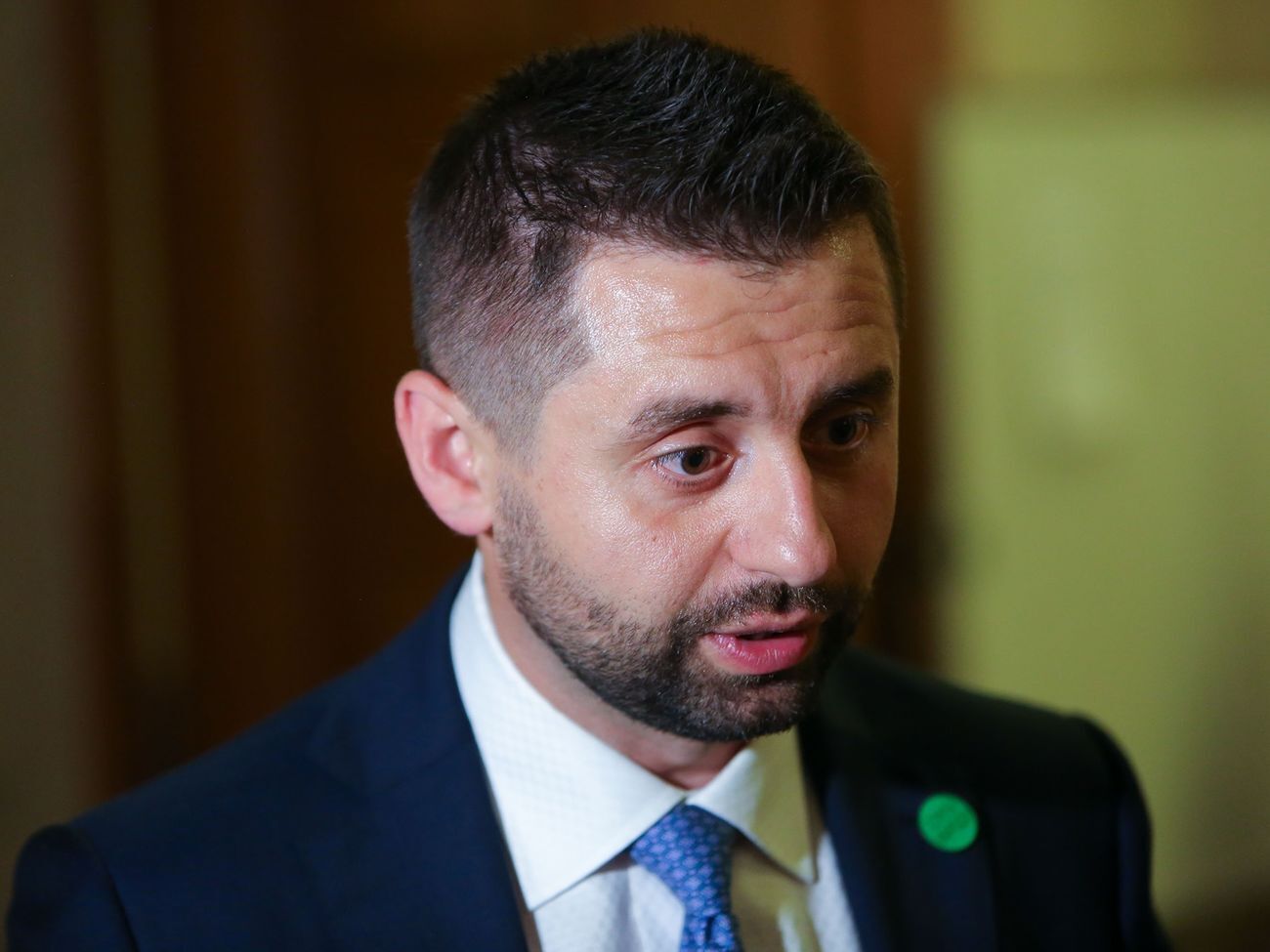 Арахамія вважає, що "Темный рыцарь" діє "не зовсім етично"