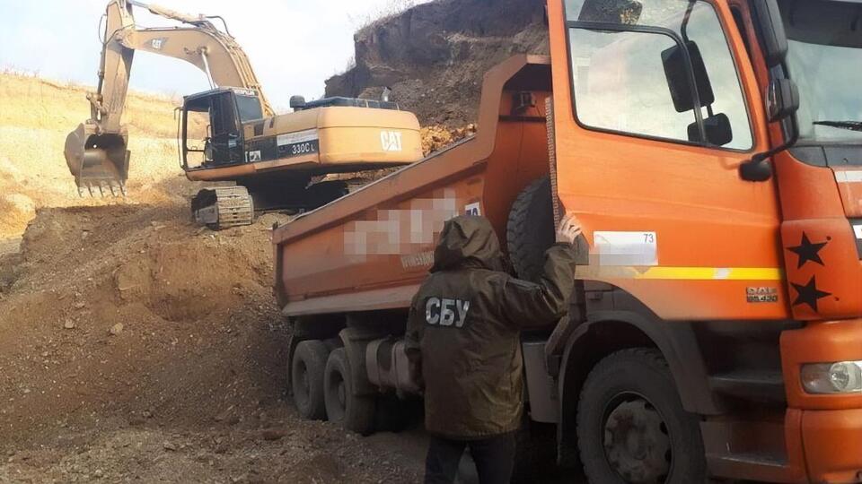Нелегальне видобування відбувалося з державних кар'єрів