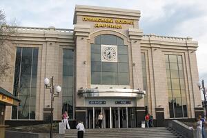 Першу чергу будівництва пасажирського вокзального комплексу на станції "Дарниця" в Києві було завершено в січні 2007 року