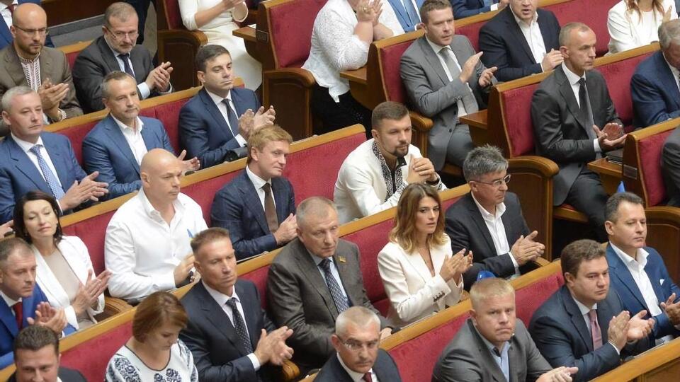 Проєкт закону про держбюджет на 2020 рік подали до парламенту 15 жовтня й ухвалили в першому читанні 18 жовтня, 14 листопада його затвердили в цілому