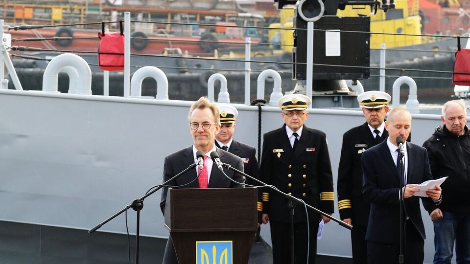 Пеннингтон: США будут продолжать оказывать Украине помощь в сфере безопасности для поддержки ее в условиях российской агрессии