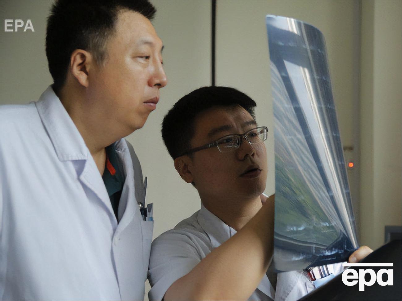 Хворих госпіталізували на початку тижня