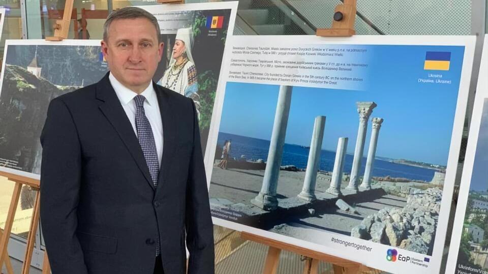 Дещиця (на фото): Це дало Мазуру можливість легально повернутися в Україну