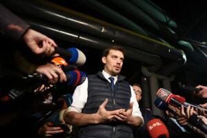 Гончарук: "Укрзалізниця" є дуже неефективною і збитковою