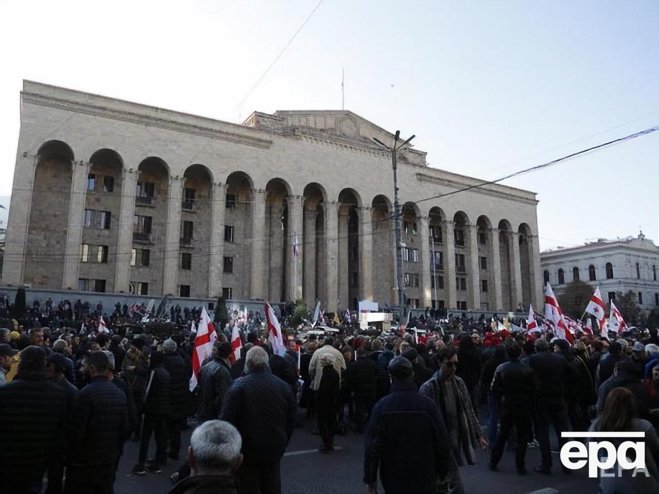 14 ноября акция протеста была объявлена бессрочной