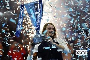 Ціціпас став наймолодшим переможцем підсумкового турніру з 2001 року