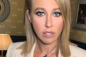 Собчак: Сьогодні три роки, як джерело щастя живе в моєму домі "на постоянці"