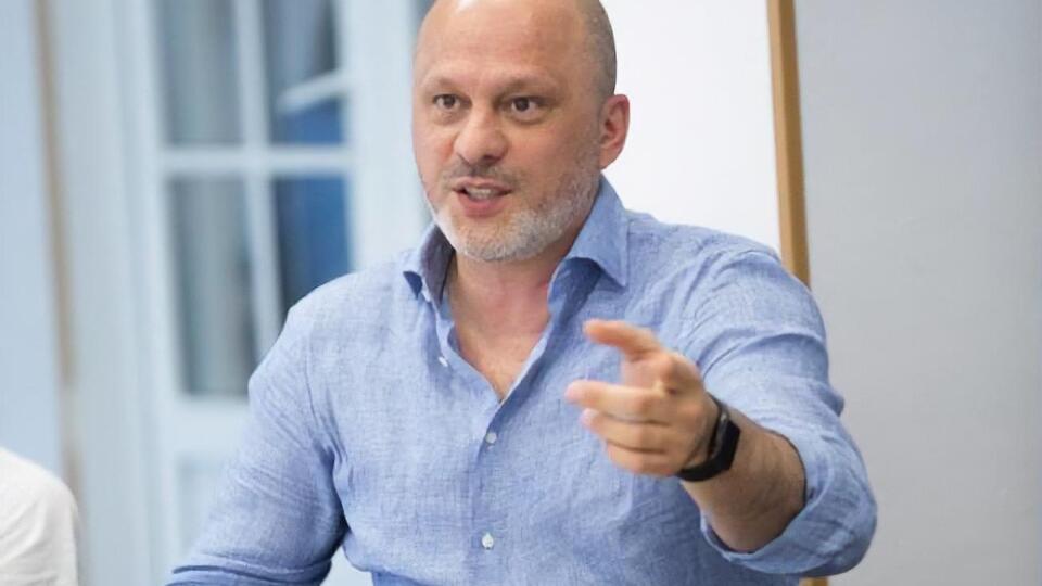 Аласания заявил, что СМИ "легко обойдутся" без помощи власти
