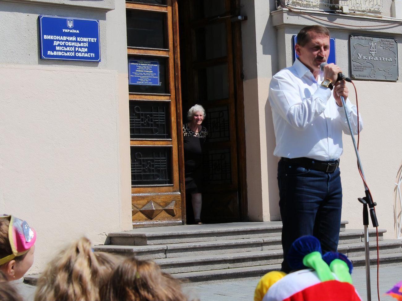 Під час конфлікту в міськраді влітку 2018 року мер Дрогобича назвав опонента "брехуном і негідником"