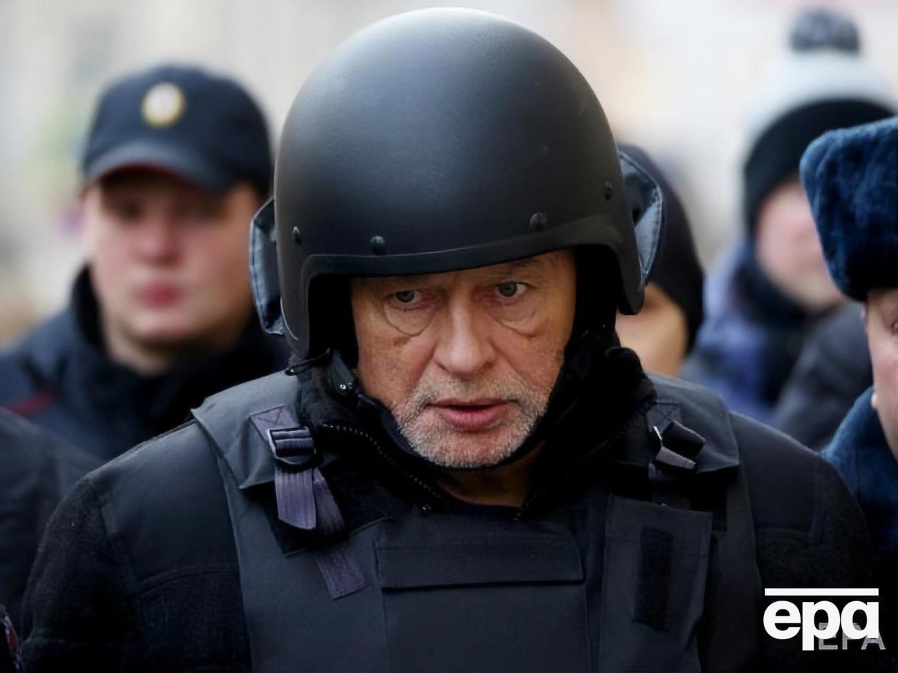 Під час експерименту Соколов був повністю екіпірованим